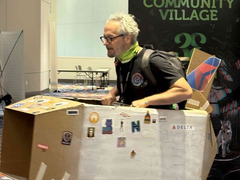 Beau Friedlander at the DEFCON Social Engineering Village